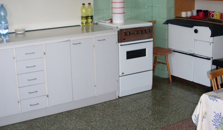 Rekonštrukcia kuchyne MŠ Hrušov z prostriedkov Nadácie Gábora Bethlénanový objekt